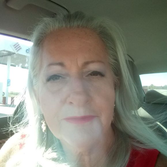 Meet your Posher, Lydia - Picture 1 of 1